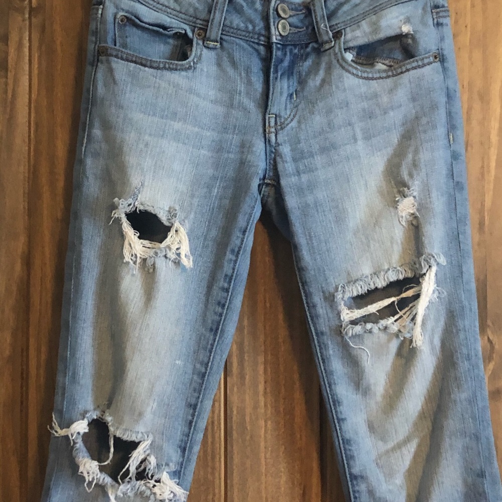 American Eagle Outfitters skinny crop ripped